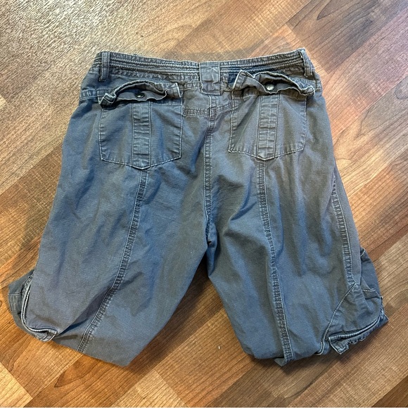 Brandy Melville Cargo Pants - Picture 2 of 3